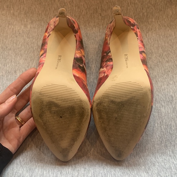 Woman’s BCBGeneration hidden platform heels - Picture 7 of 10